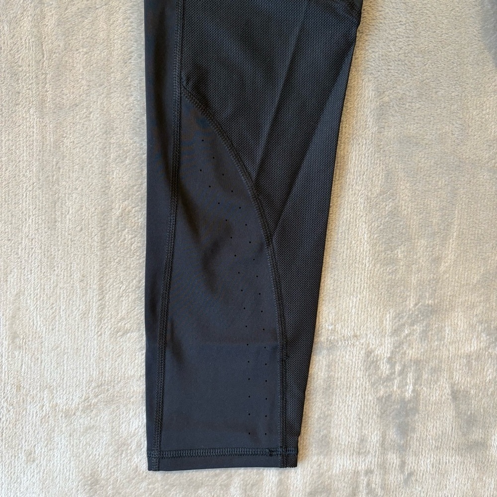 NWOT Under Armour Jet Black Athletic Athleisure Running Leggings Sz M - Picture 5 of 9